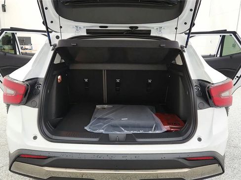 New 2026 Chevrolet Trax ACTIV w/ Sunroof Package image 33