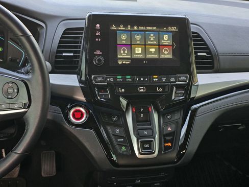 Used 2023 Honda Odyssey Touring image 16