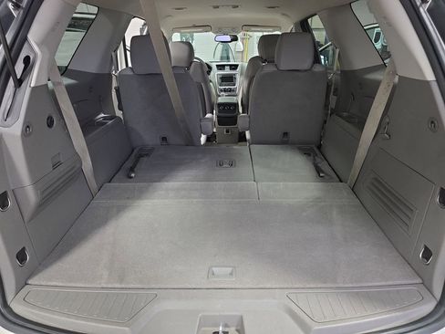 Used 2014 GMC Acadia SLE image 15