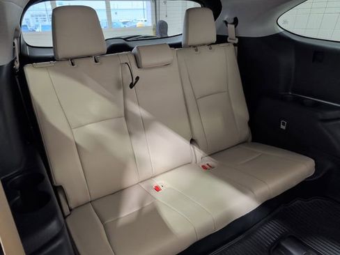 Used 2021 Toyota Highlander XLE image 36