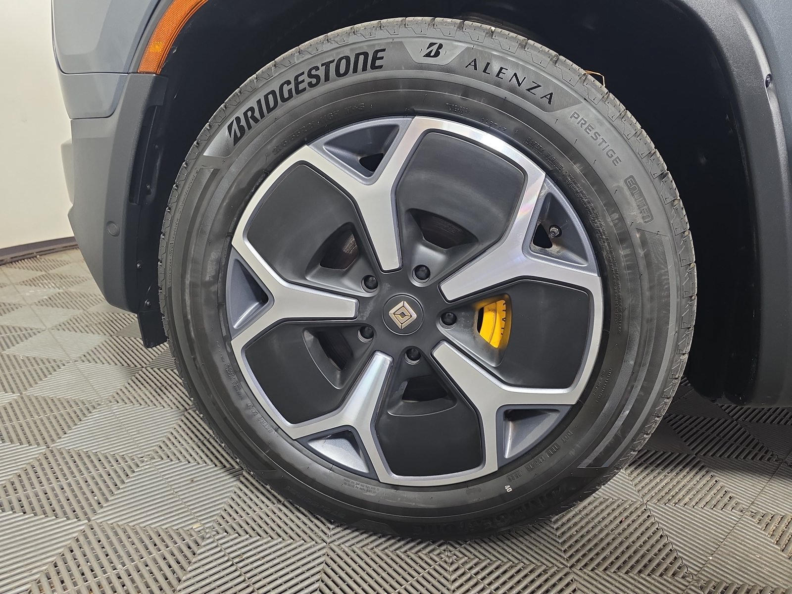 Used 2022 Rivian R1S Launch Edition Quad AWD/4WD image 9