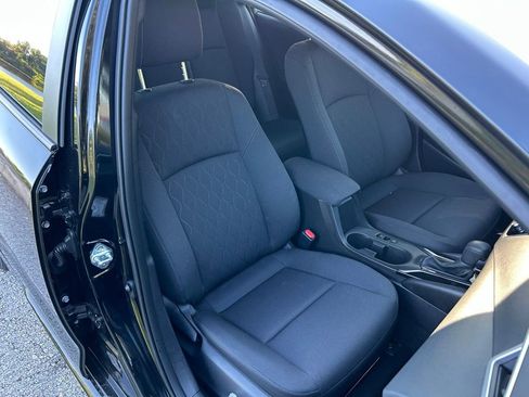 Used 2025 Toyota Corolla LE FWD image 16