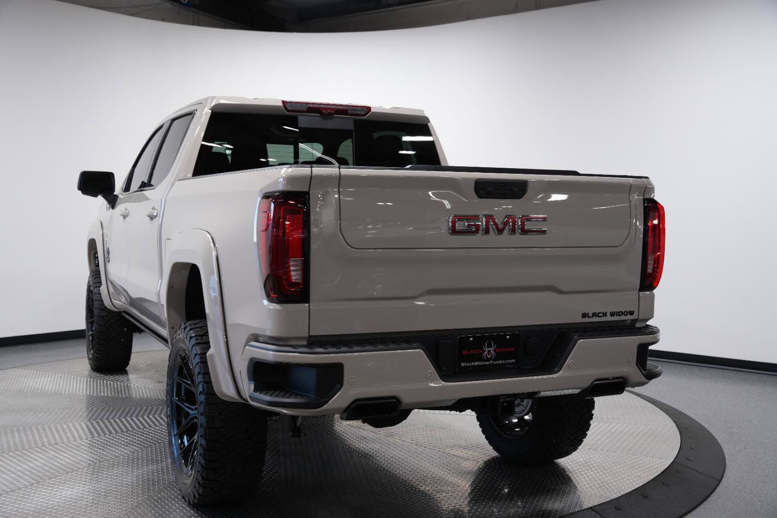New 2026 GMC Sierra 1500 AT4 w/ AT4 Premium Package AWD/4WD image 8