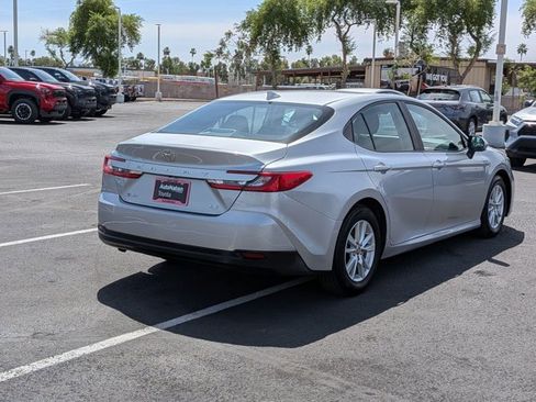 Used 2025 Toyota Camry LE FWD image 5