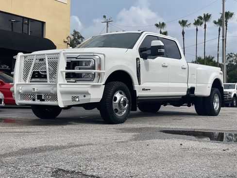 Used 2023 Ford F350 Lariat w/ Lariat Ultimate Package AWD/4WD image 9