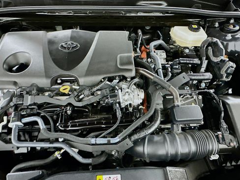 Used 2025 Toyota Camry SE w/ Multimedia Upgrade Package FWD image 31