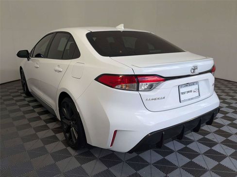 Used 2024 Toyota Corolla SE FWD image 7