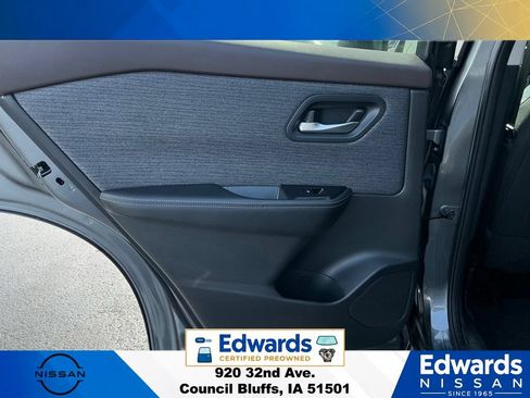 Used 2023 Nissan Rogue SV AWD/4WD image 11