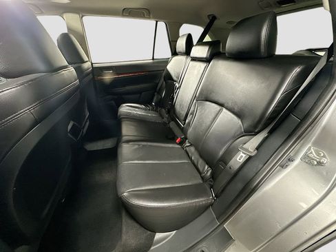 Used 2011 Subaru Outback 3.6R Limited image 26