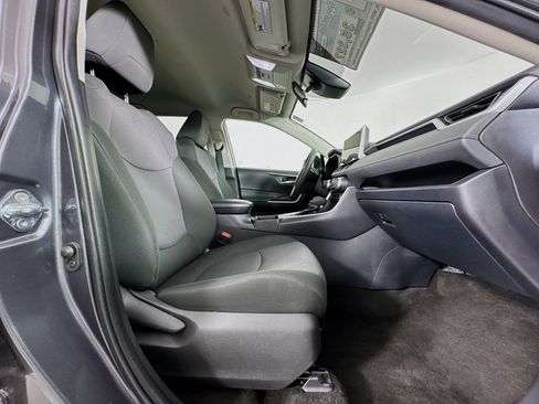 Used 2025 Toyota RAV4 XLE AWD/4WD image 26