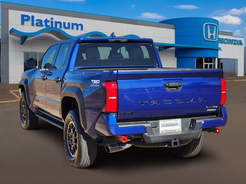 Used 2025 Toyota Tacoma TRD Off-Road image 5