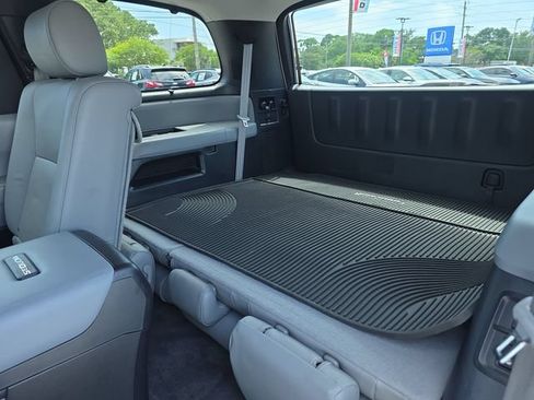 Used 2021 Toyota Sequoia Platinum AWD/4WD image 29