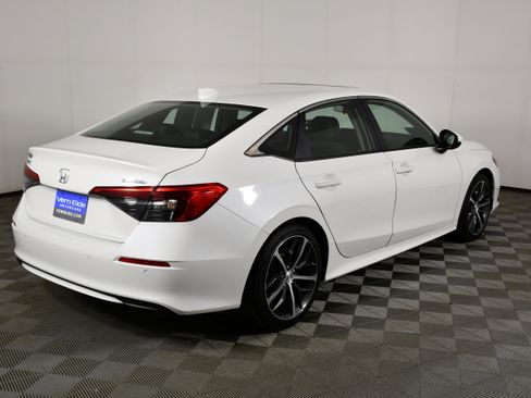 Certified 2024 Honda Civic Touring image 6