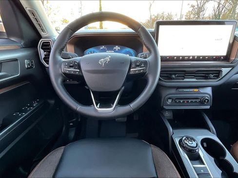 Used 2025 Ford Bronco Sport Outer Banks w/ Outer Banks Tech Package+ image 5