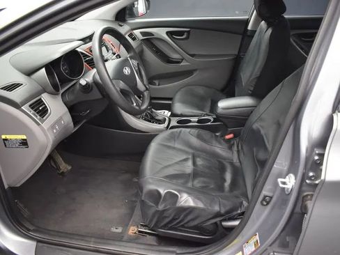 Used 2015 Hyundai Elantra SE image 14