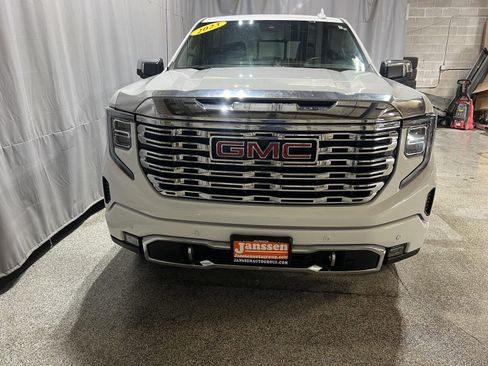 Used 2023 GMC Sierra 1500 Denali w/ Technology Package AWD/4WD image 5