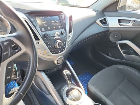 Used 2017 Hyundai Veloster image 10