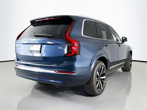 New 2026 Volvo XC90 B6 Core w/ Protection Package image 7