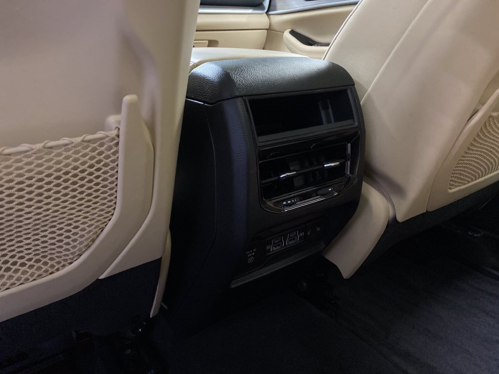 Used 2024 Jeep Grand Cherokee Limited AWD/4WD image 28