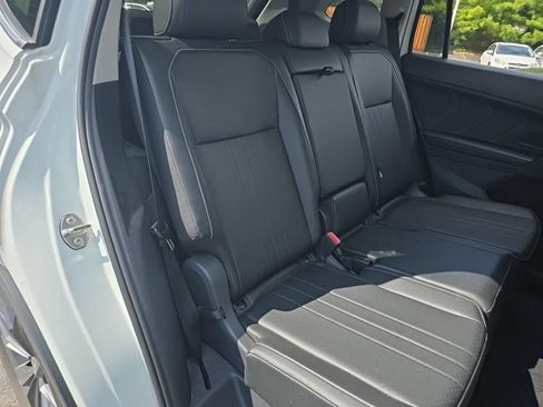 Used 2023 Volkswagen Tiguan SE w/ Panoramic Sunroof Package FWD image 7