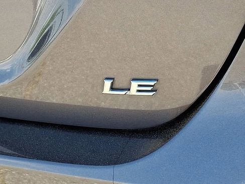 Used 2022 Toyota Camry LE image 31