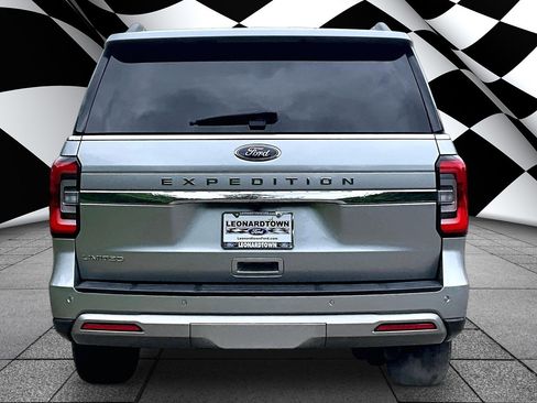 Used 2022 Ford Expedition Limited AWD/4WD image 4