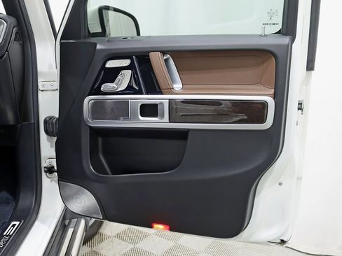 Used 2021 Mercedes-Benz G 550 image 34