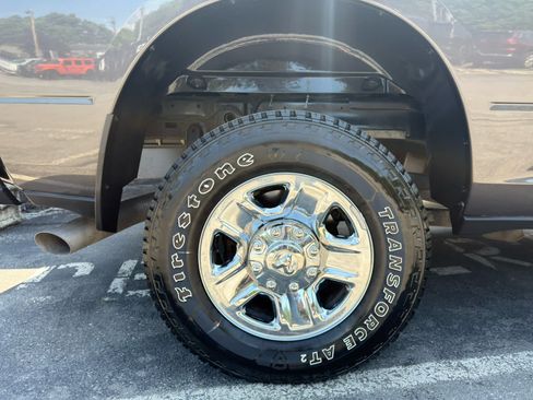 Used 2024 RAM 2500 Tradesman w/ Chrome Appearance Group AWD/4WD image 11