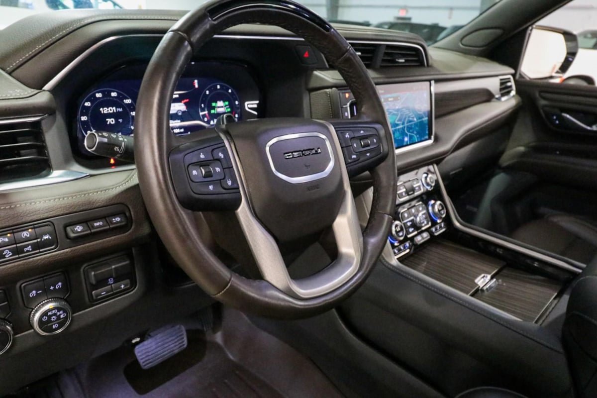 Used 2024 GMC Yukon XL Denali w/ Advanced Technology Package AWD/4WD image 23