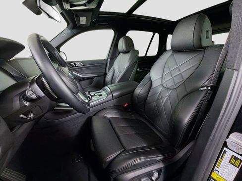 Used 2023 BMW X5 xDrive40i w/ Premium Package image 12