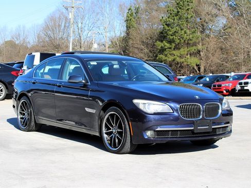 Used 2012 BMW 740i image 9