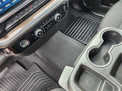 Used 2024 Chevrolet Silverado 1500 LT image 19