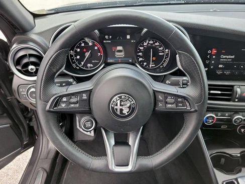 Used 2022 Alfa Romeo Giulia Veloce RWD image 24