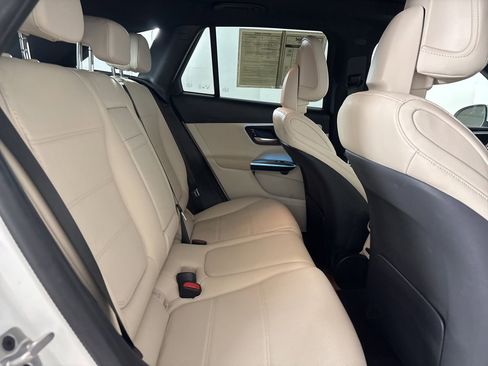 Used 2023 Mercedes-Benz GLC 300 4MATIC image 25
