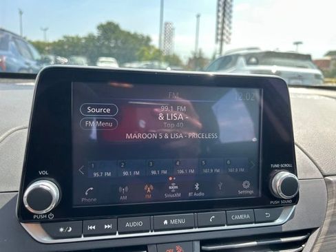 Used 2025 Nissan Altima 2.5 SV FWD image 23