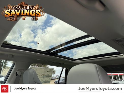 New 2026 Toyota Highlander Platinum image 21