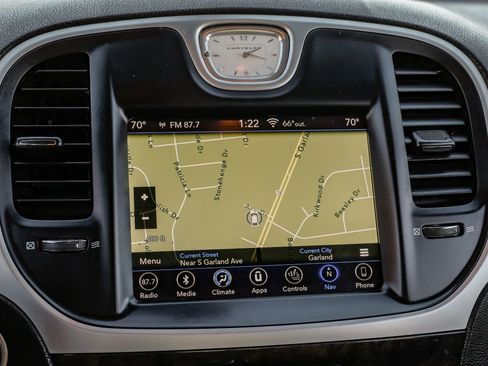 Used 2019 Chrysler 300 Limited image 27