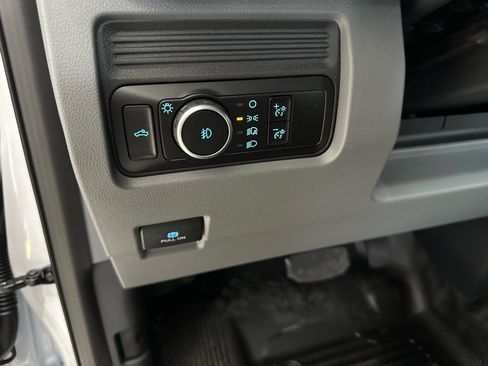 New 2026 Ford F250 XL w/ XL Chrome Package image 28