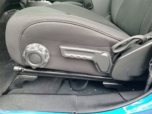 Used 2022 Jeep Wrangler Unlimited Sport image 13