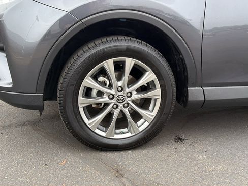 Used 2018 Toyota RAV4 Limited image 9