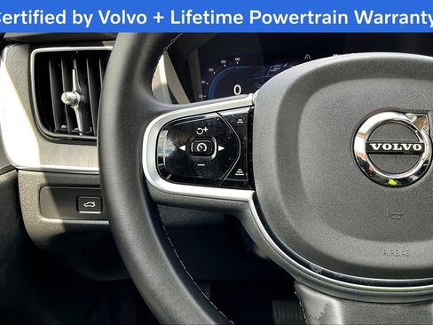 Used 2025 Volvo XC60 B5 Plus image 25