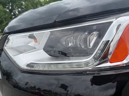 Used 2020 Chevrolet Traverse Premier w/ Redline Edition AWD/4WD image 11