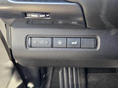 Used 2024 Nissan Pathfinder SL image 27