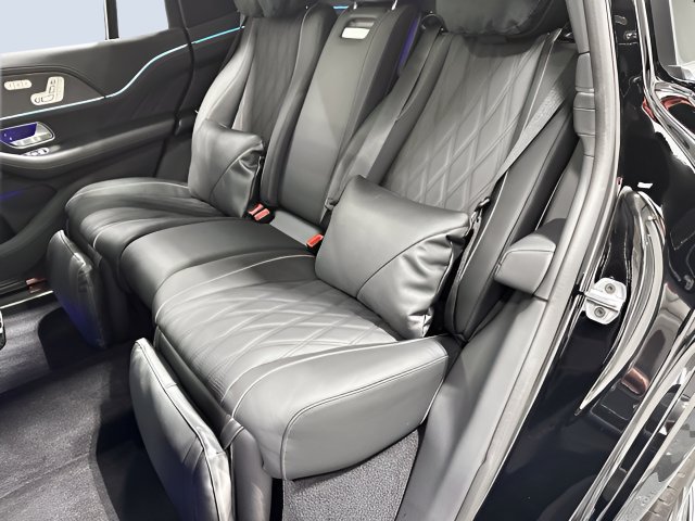 Used 2026 Mercedes-Benz Maybach GLS 600 4MATIC image 30