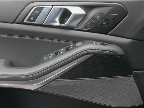 Certified 2025 BMW X5 xDrive40i image 16