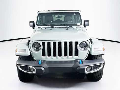 Used 2023 Jeep Wrangler Unlimited Sahara AWD/4WD image 2