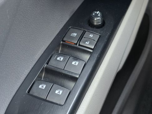 Used 2018 Toyota Camry LE FWD image 30