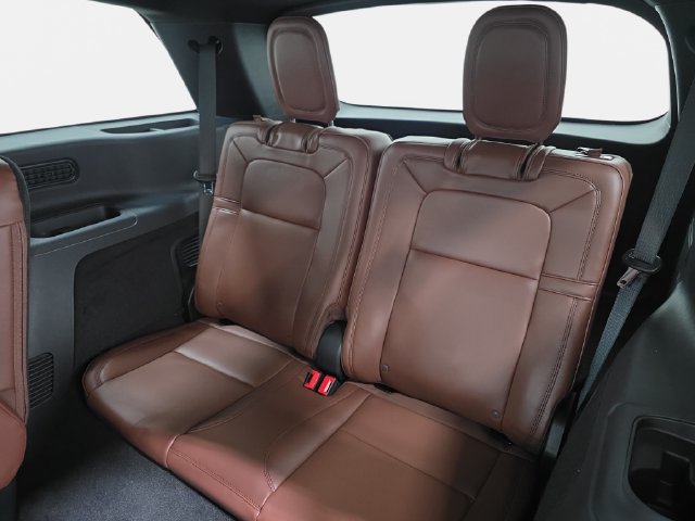 New 2027 Lincoln Aviator Reserve w/ Jet Appearance Package AWD/4WD image 34