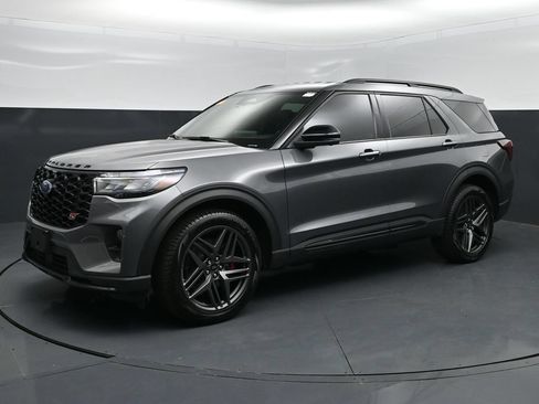 Used 2025 Ford Explorer ST AWD/4WD image 1
