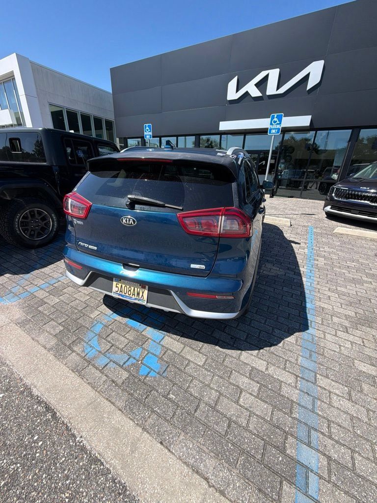 Used 2019 Kia Niro Touring FWD image 16